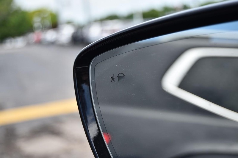 Buick Enclave Vehicle Image 10