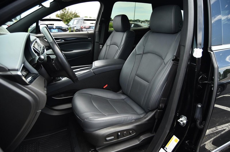 Buick Enclave Vehicle Image 18
