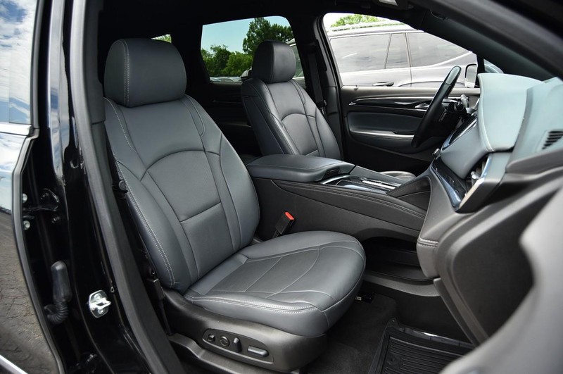 Buick Enclave Vehicle Image 19