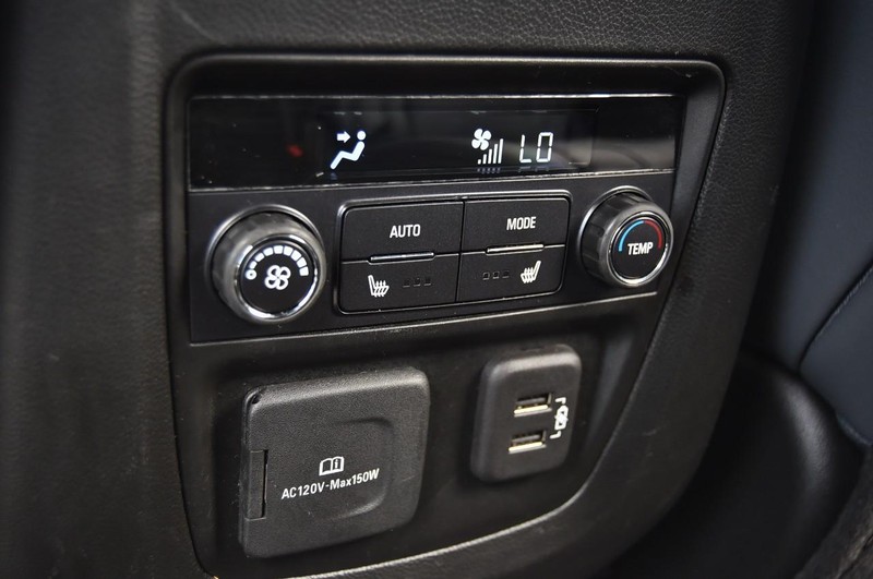 Buick Enclave Vehicle Image 21