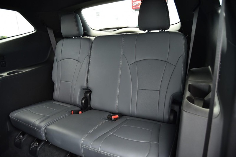 Buick Enclave Vehicle Image 22