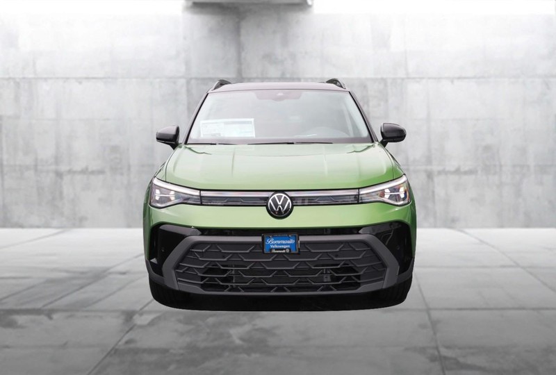 Volkswagen Taos Vehicle Image 04