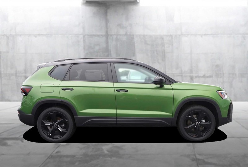 Volkswagen Taos Vehicle Image 05