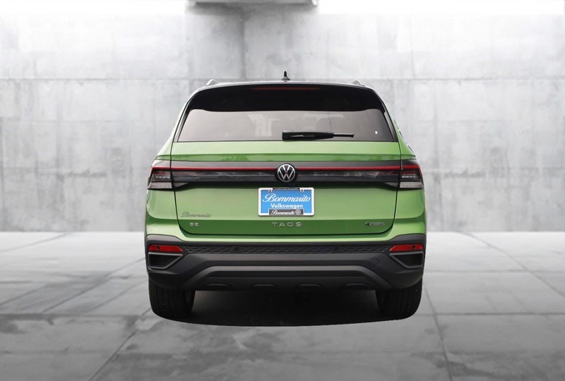 Volkswagen Taos Vehicle Image 06
