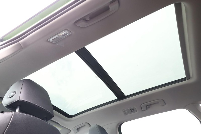 Volkswagen Taos Vehicle Image 12