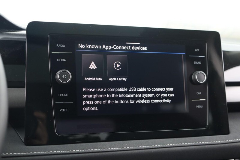 Volkswagen Taos Vehicle Image 16