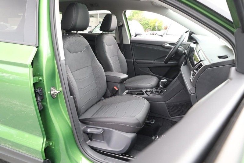 Volkswagen Taos Vehicle Image 30