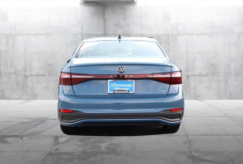 Volkswagen Jetta Vehicle Image 06