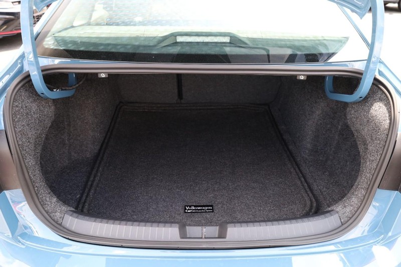 Volkswagen Jetta Vehicle Image 07
