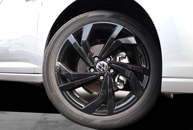 Volkswagen Jetta Vehicle Image 03