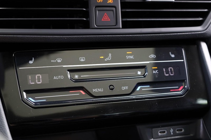 Volkswagen Jetta Vehicle Image 16