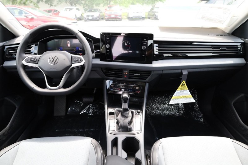Volkswagen Jetta Vehicle Image 24