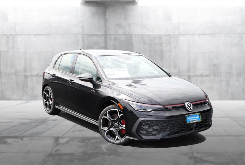 Volkswagen Golf GTI Vehicle Full-screen Gallery Image 2