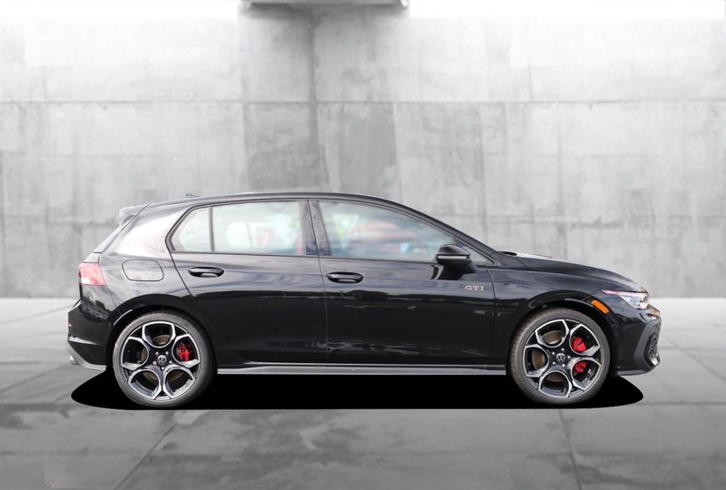 Volkswagen Golf GTI Vehicle Image 05