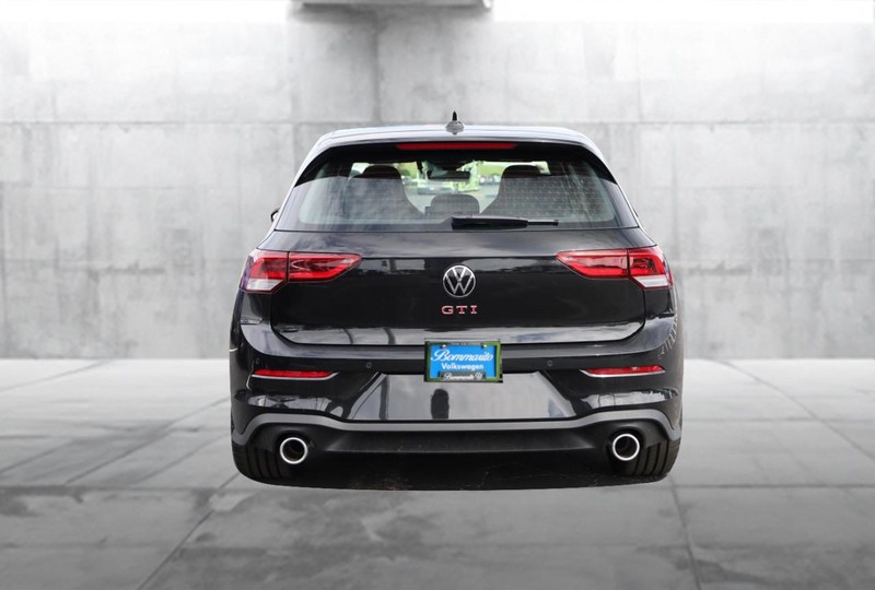 Volkswagen Golf GTI Vehicle Image 06