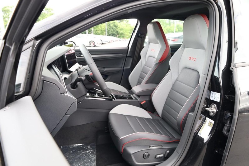 Volkswagen Golf GTI Vehicle Image 08