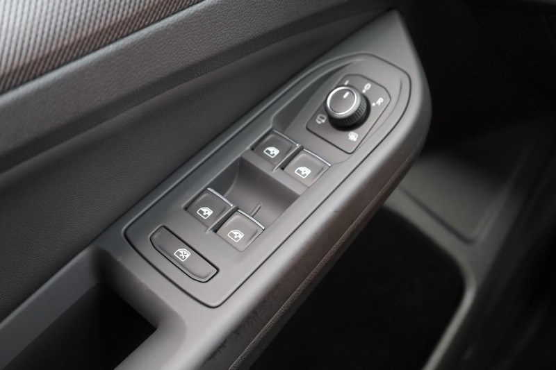 Volkswagen Golf GTI Vehicle Image 20