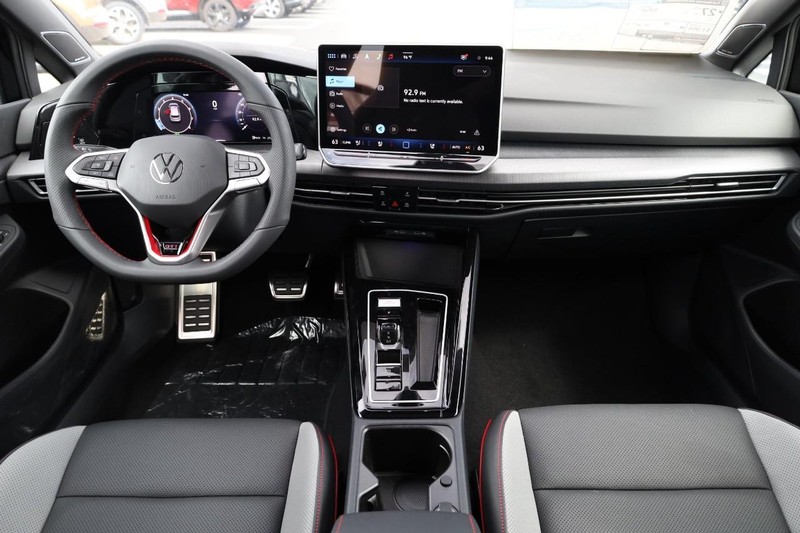 Volkswagen Golf GTI Vehicle Image 25