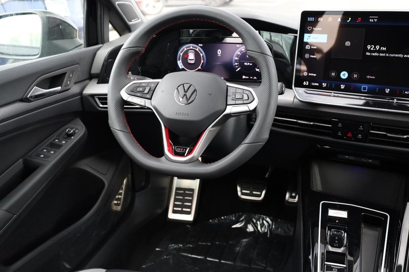 Volkswagen Golf GTI Vehicle Image 26