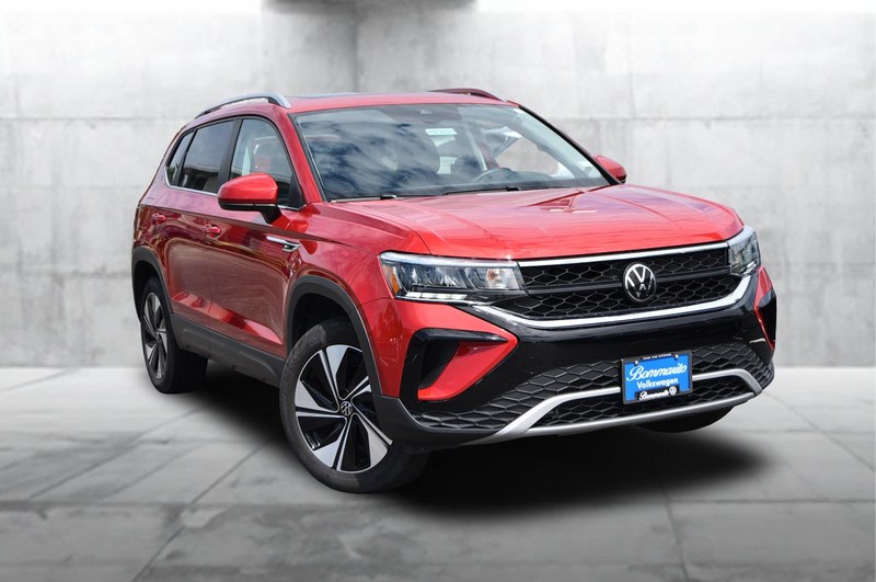 Volkswagen Taos Vehicle Image 02