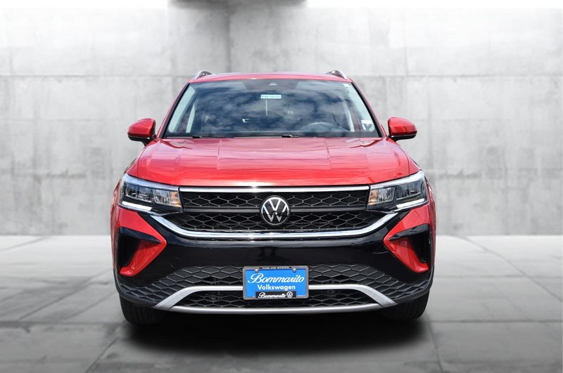 Volkswagen Taos Vehicle Image 04