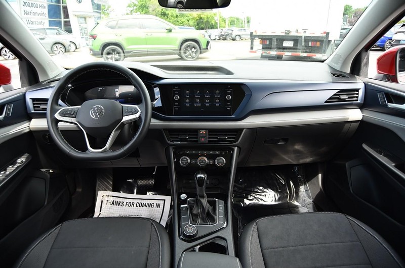 Volkswagen Taos Vehicle Image 07