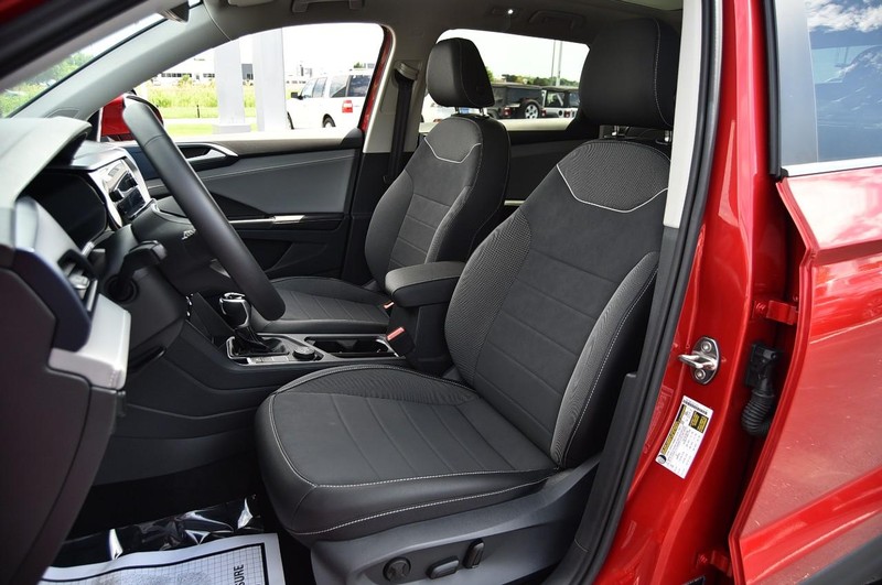 Volkswagen Taos Vehicle Image 19