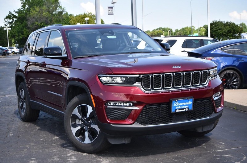 Jeep Grand Cherokee 4xe Vehicle Image 02
