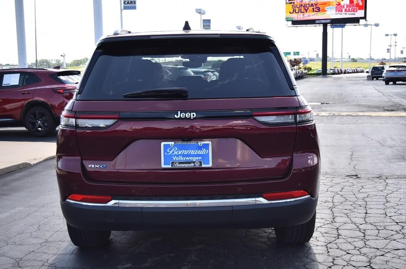 Jeep Grand Cherokee 4xe Vehicle Image 06