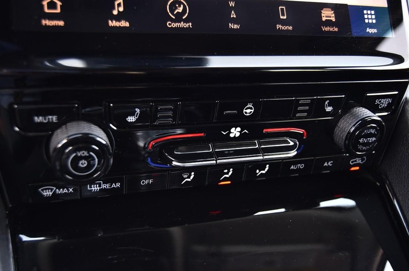 Jeep Grand Cherokee 4xe Vehicle Image 18