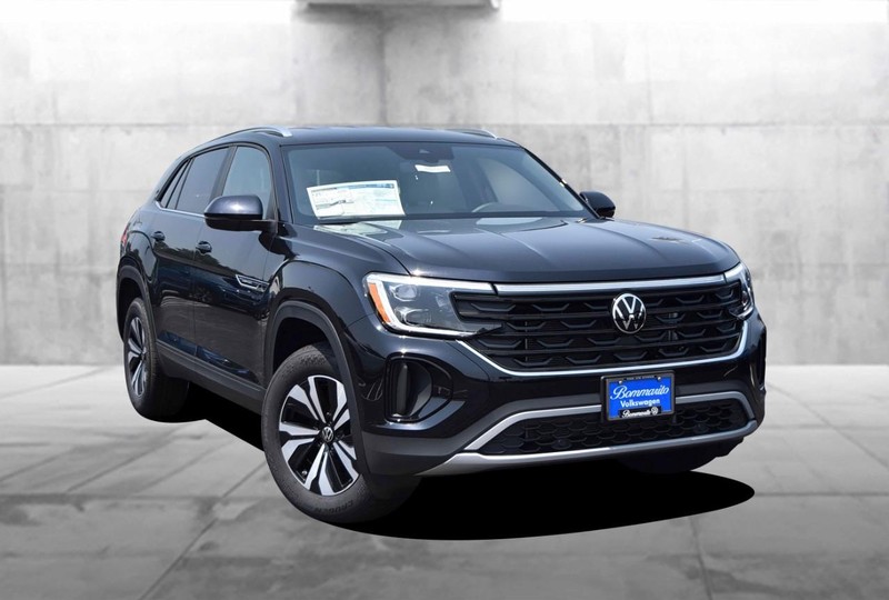 Volkswagen Atlas Cross Sport Vehicle Image 02