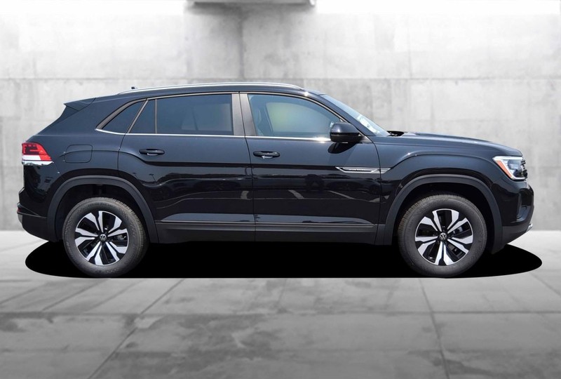 Volkswagen Atlas Cross Sport Vehicle Image 05