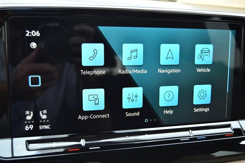 Volkswagen Atlas Cross Sport Vehicle Image 13