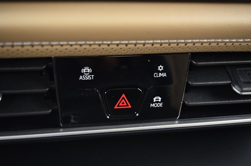 Volkswagen Atlas Cross Sport Vehicle Image 14