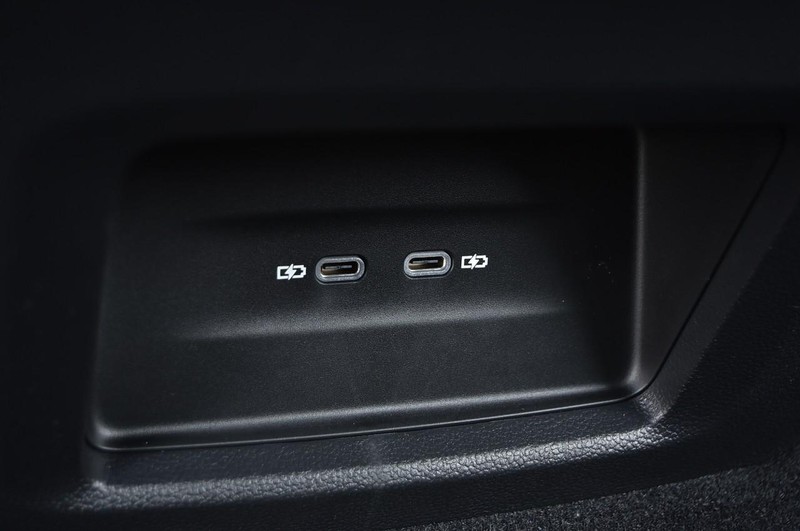 Volkswagen Atlas Cross Sport Vehicle Image 22