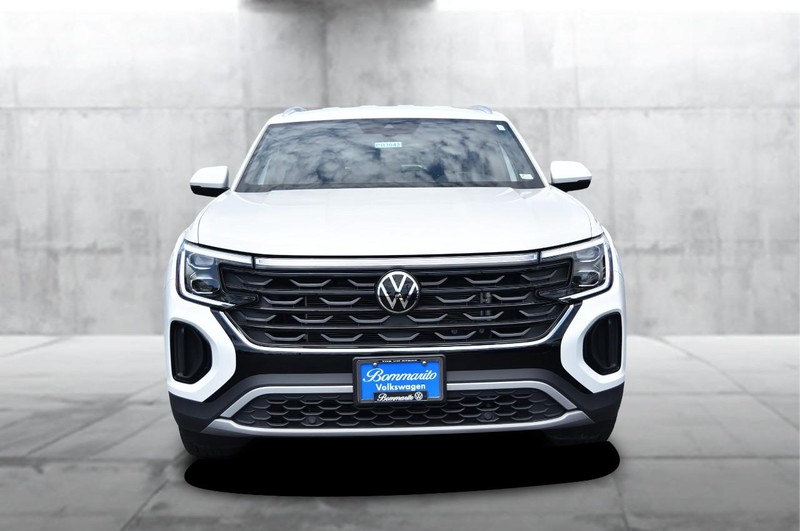 Volkswagen Atlas Cross Sport Vehicle Image 04
