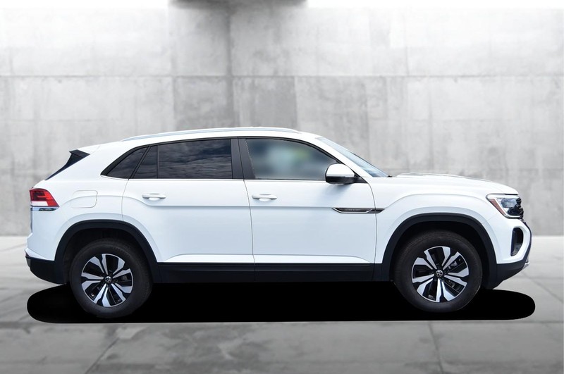 Volkswagen Atlas Cross Sport Vehicle Image 05