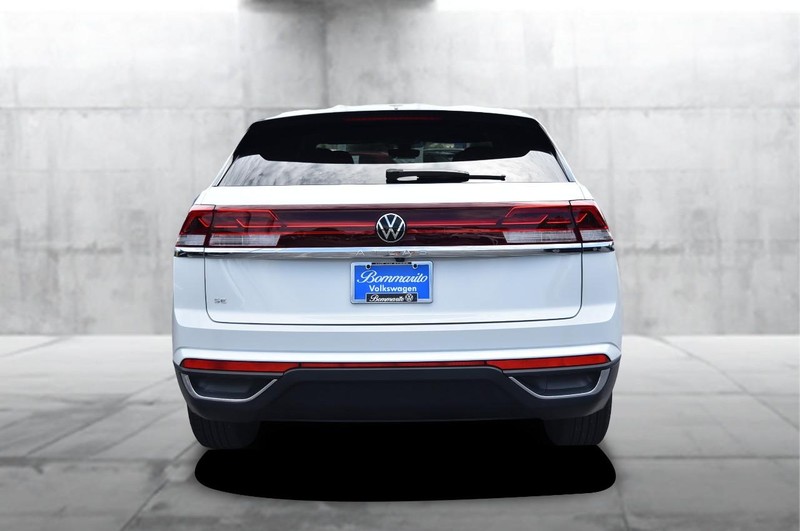 Volkswagen Atlas Cross Sport Vehicle Image 06