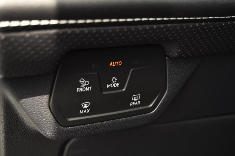 Volkswagen Atlas Cross Sport Vehicle Image 10