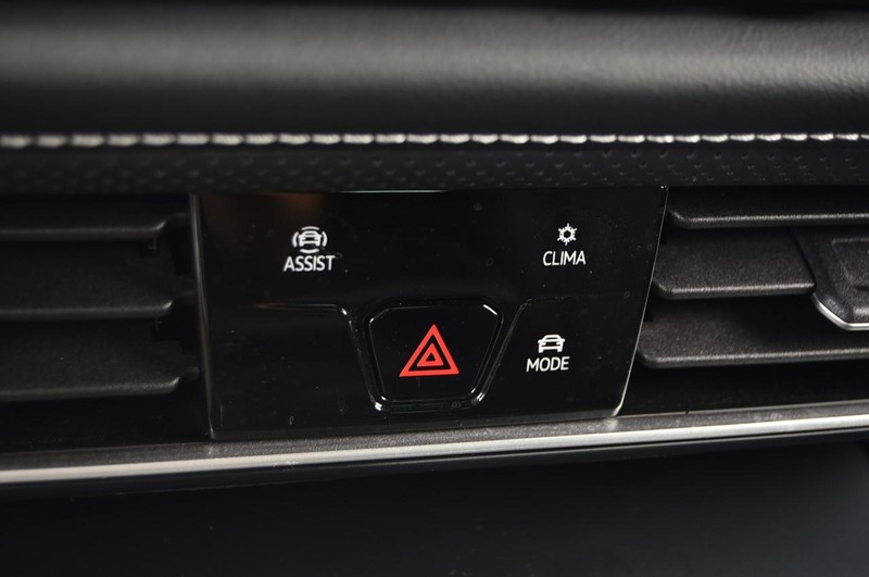 Volkswagen Atlas Cross Sport Vehicle Image 14