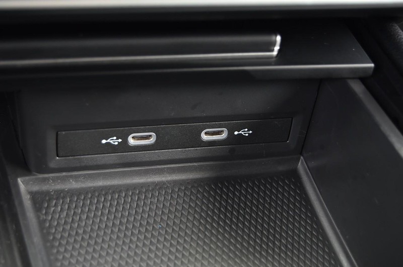 Volkswagen Atlas Cross Sport Vehicle Image 15