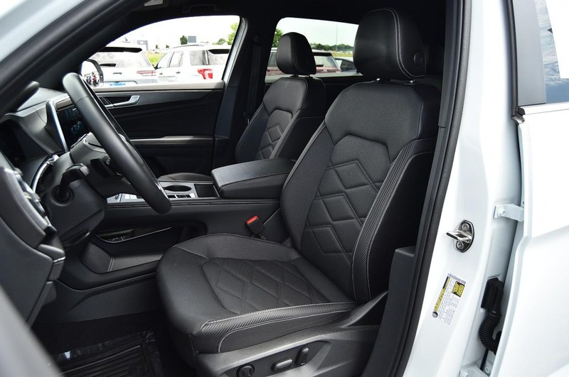 Volkswagen Atlas Cross Sport Vehicle Image 18