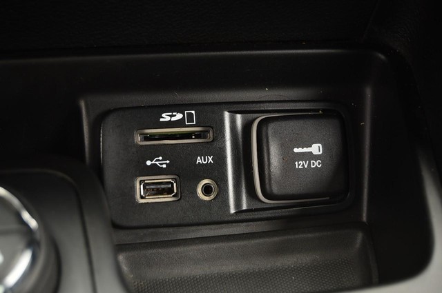 Jeep Cherokee Vehicle Image 17
