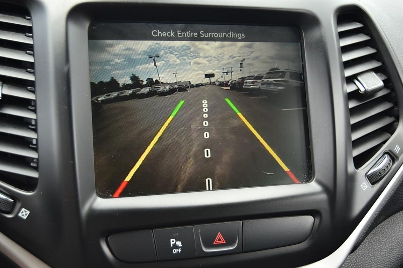 Jeep Cherokee Vehicle Image 14