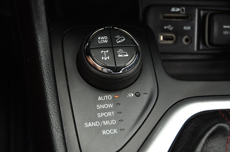 Jeep Cherokee Vehicle Image 18