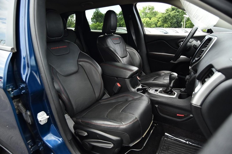 Jeep Cherokee Vehicle Image 22