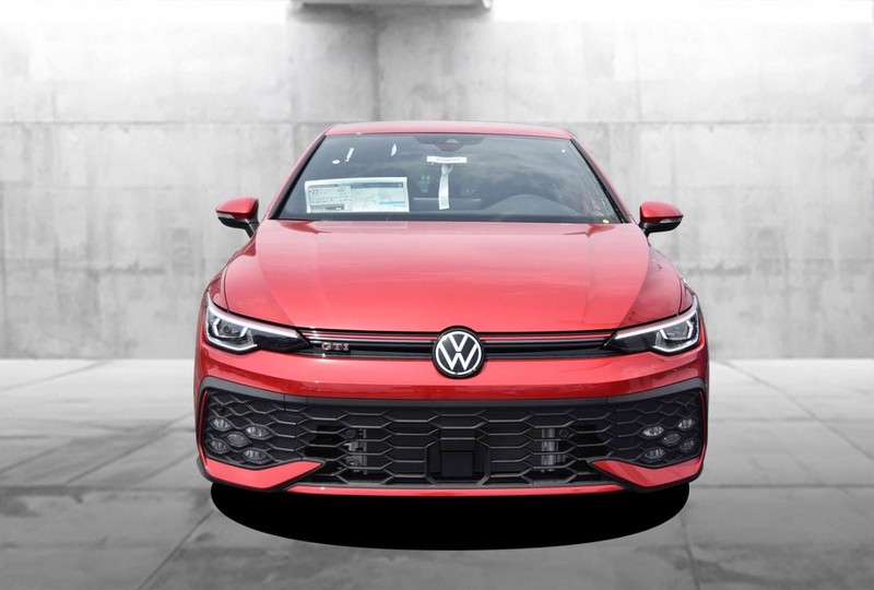 Volkswagen Golf GTI Vehicle Image 04