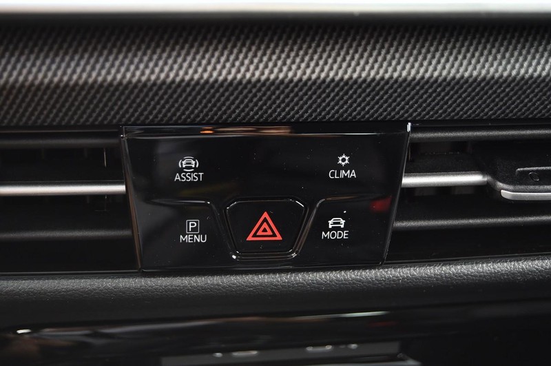 Volkswagen Golf GTI Vehicle Image 14