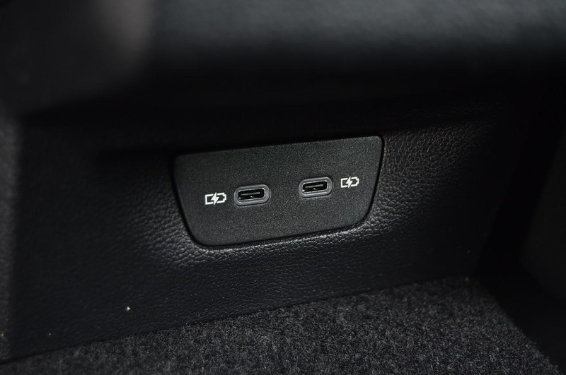 Volkswagen Golf GTI Vehicle Image 22
