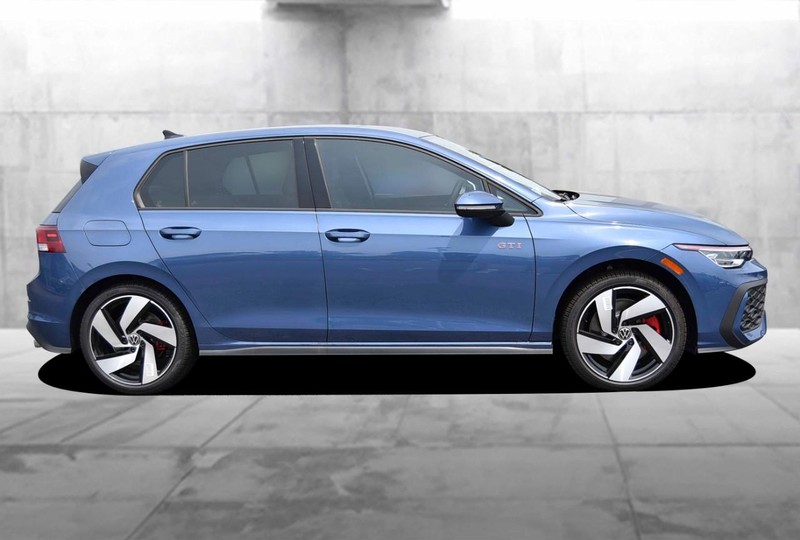 Volkswagen Golf GTI Vehicle Image 05